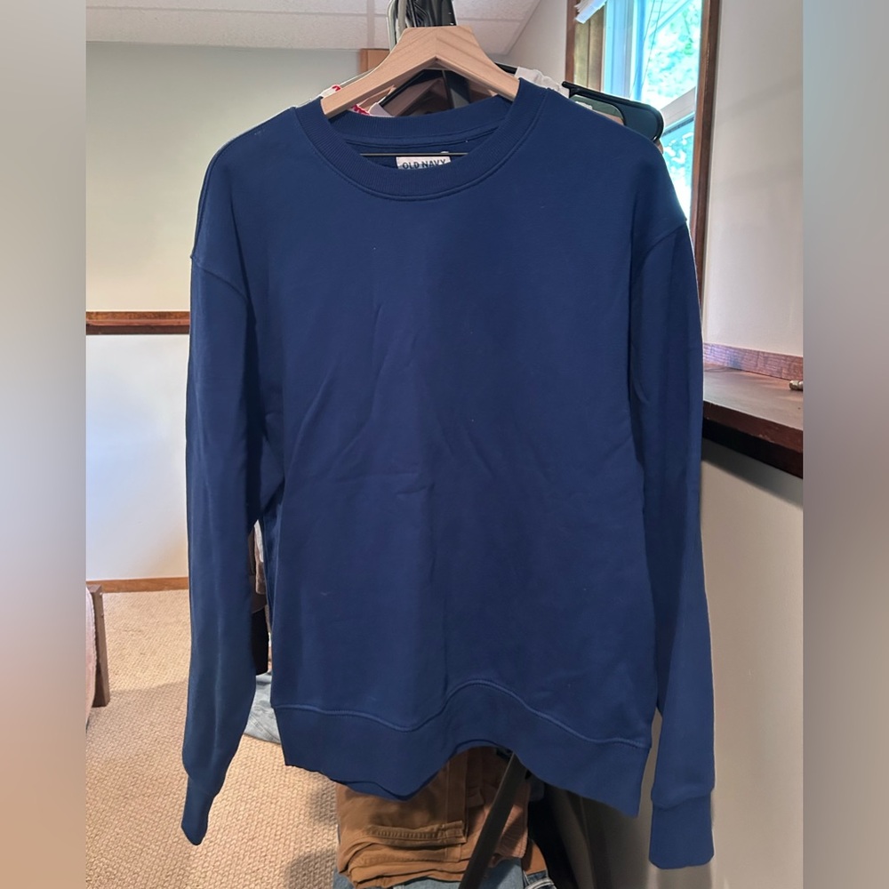 Old Navy Men’s Crewneck - Size L. NWOT.